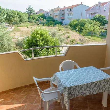 公寓 Donata 扎达尔